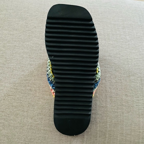 NEW Farm Rio Black Banana puffy Fluffy crochet flip flop sandals size 8 - Picture 7 of 7